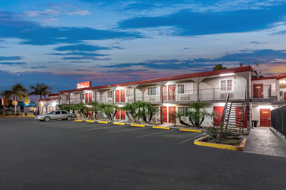 Red Roof Inn Los Angeles Bellflower - photo 31
