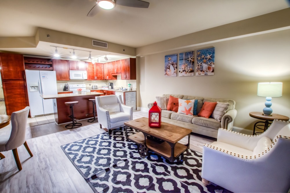 Laketown Wharf Resort by Aneliya's Rentals - photo 441