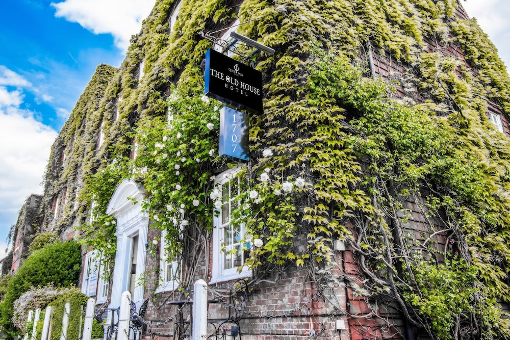 The Old House Hotel — 4-Star Luxury Hotel in Fareham, United Kingdom