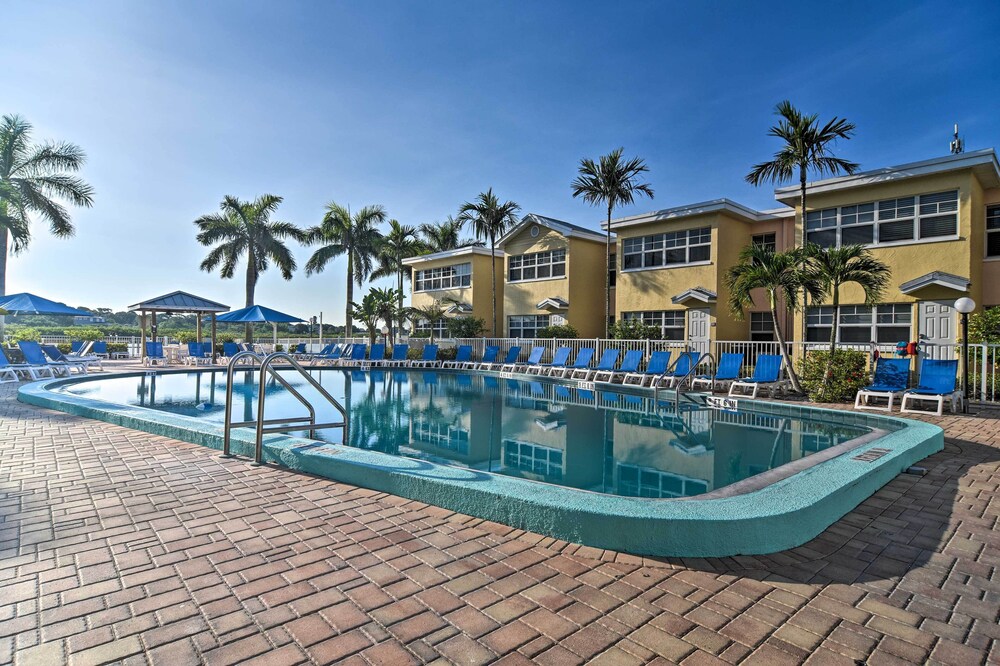 Resort Condo with Beach Access in Indian Shores — hotel in Indian Shores