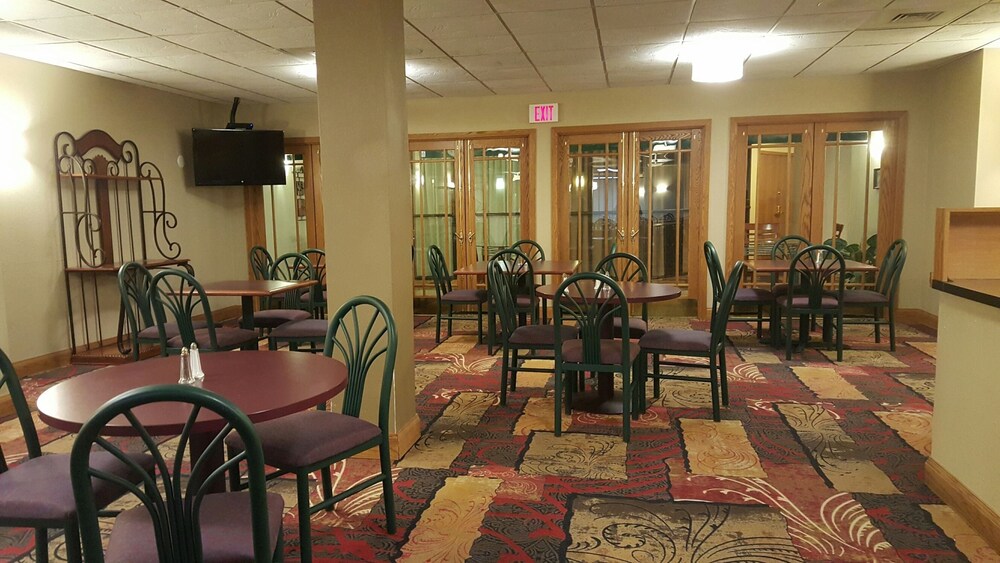 Best Western Plus Wausau Tower Inn - photo 37
