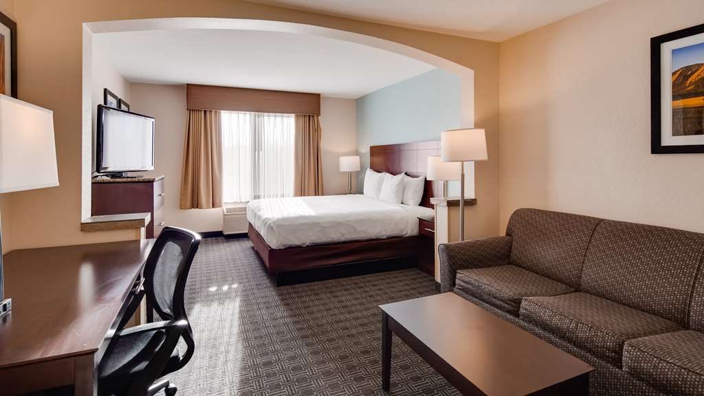 Best Western Plus Gateway Inn & Suites - photo 25