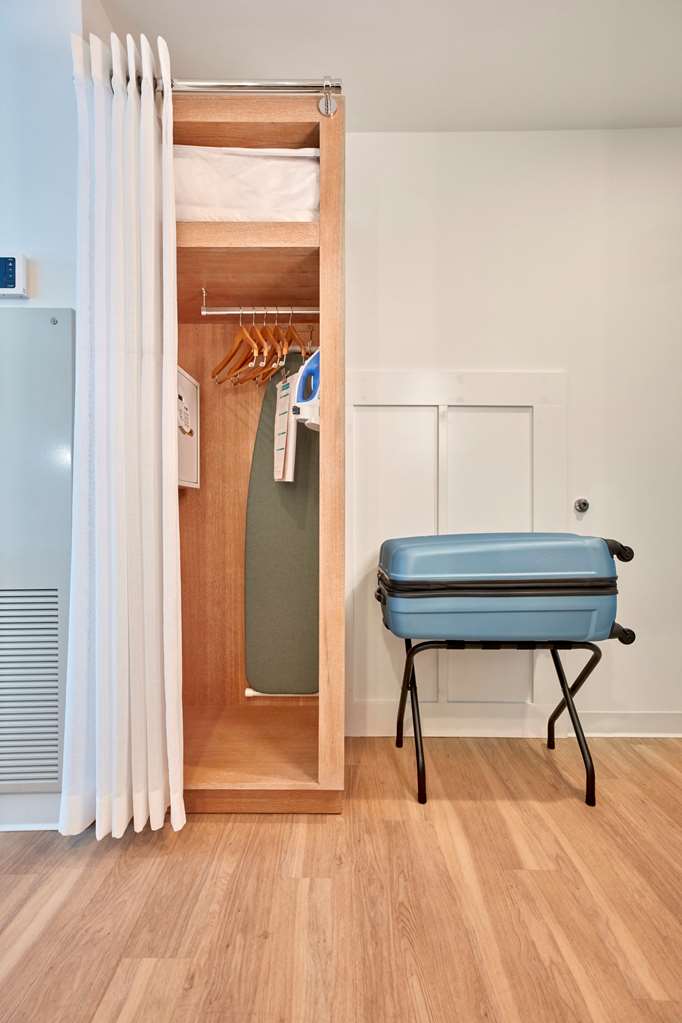 Universal's Endless Summer Resort Surfside Inn and Suites - photo 12