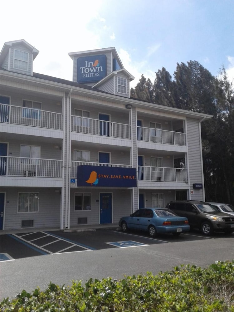 InTown Suites Extended Stay Clearwater FL - photo 18