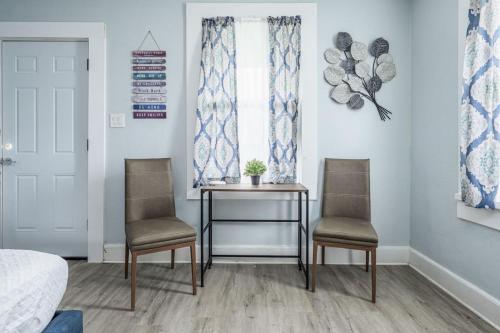 Bright Studio Minutes to Beaches — Pensacola — photo 3