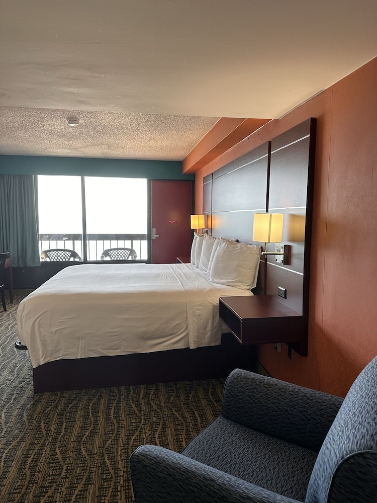The Breakers Resort Inn - photo 10