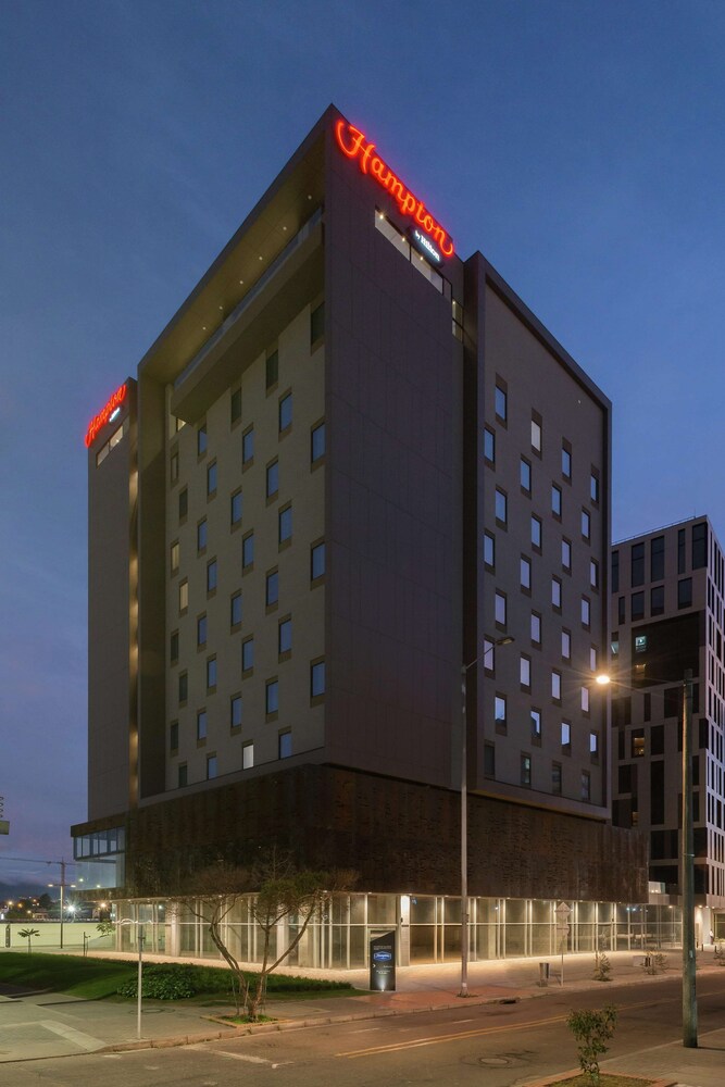 Hampton by Hilton Bogota Airport — 4-Star Luxury Hotel in Bogota, Colombia