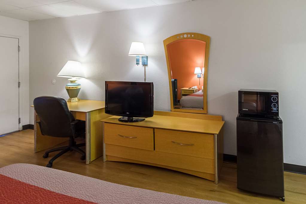 Motel 6 Groton CT Casinos Nearby - photo 10