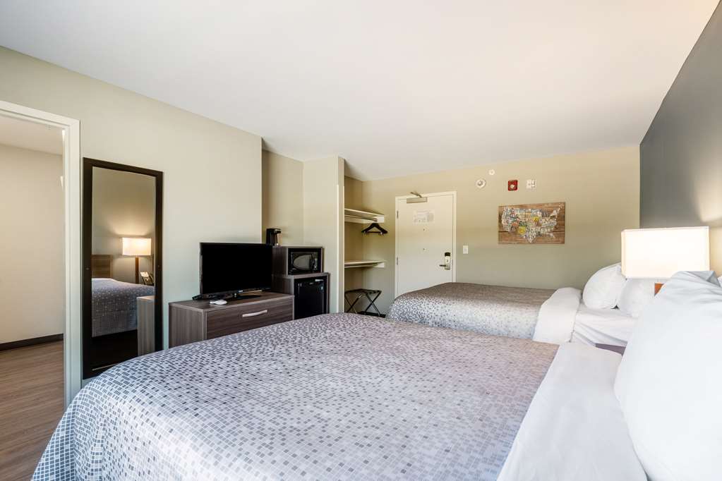 Econo Lodge Dayton North - photo 23