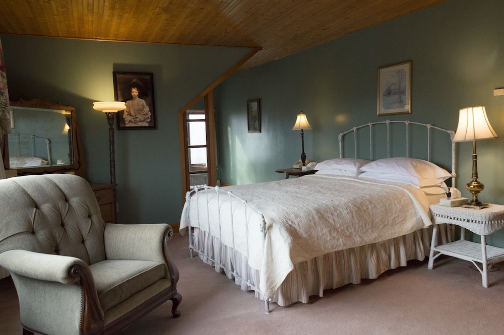 The Washington Irving Inn - photo 12