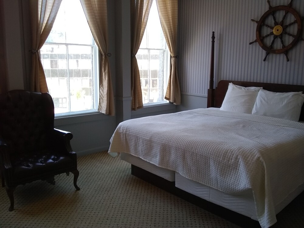 The Charles Inn at Vacationland Inns - photo 40