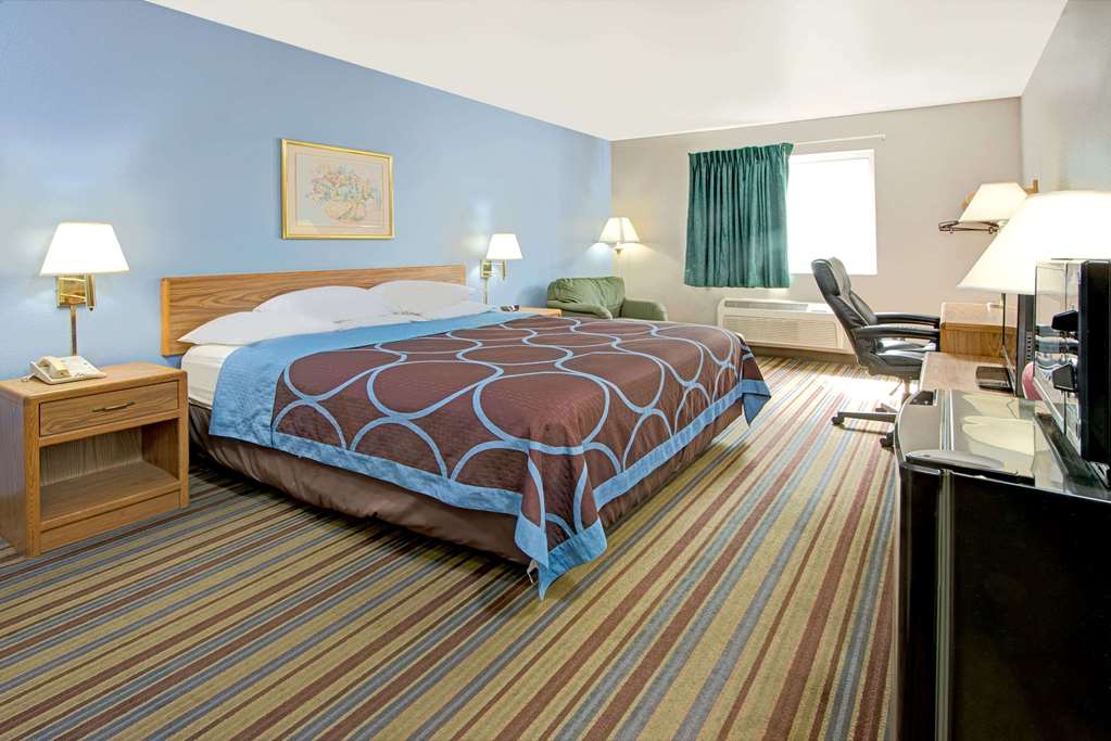 Super 8 by Wyndham Pontoon Beach IL St. Louis MO Area - photo 5