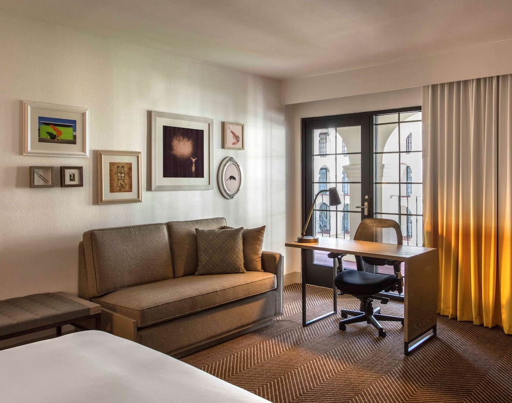 DoubleTree by Hilton Austin - photo 16