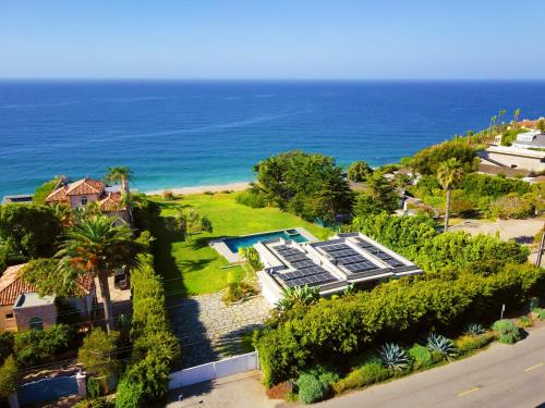 50 PCT OFF Malibu Ocean Escape Pool Walk to Beach in Malibu, United States