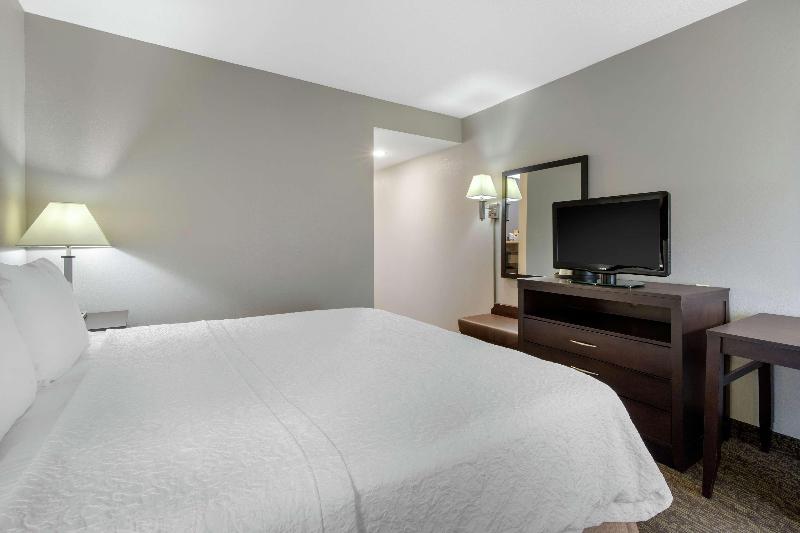 Hampton Inn Mebane - photo 83