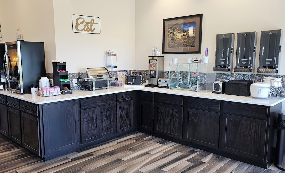 Cobblestone Inn & Suites Manchester - photo 38