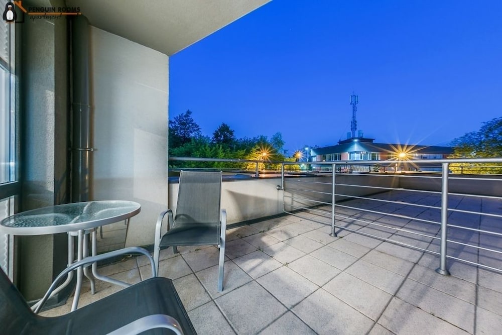 Penguin Rooms Kielce Downtown Wiosenna in Kielce, Poland