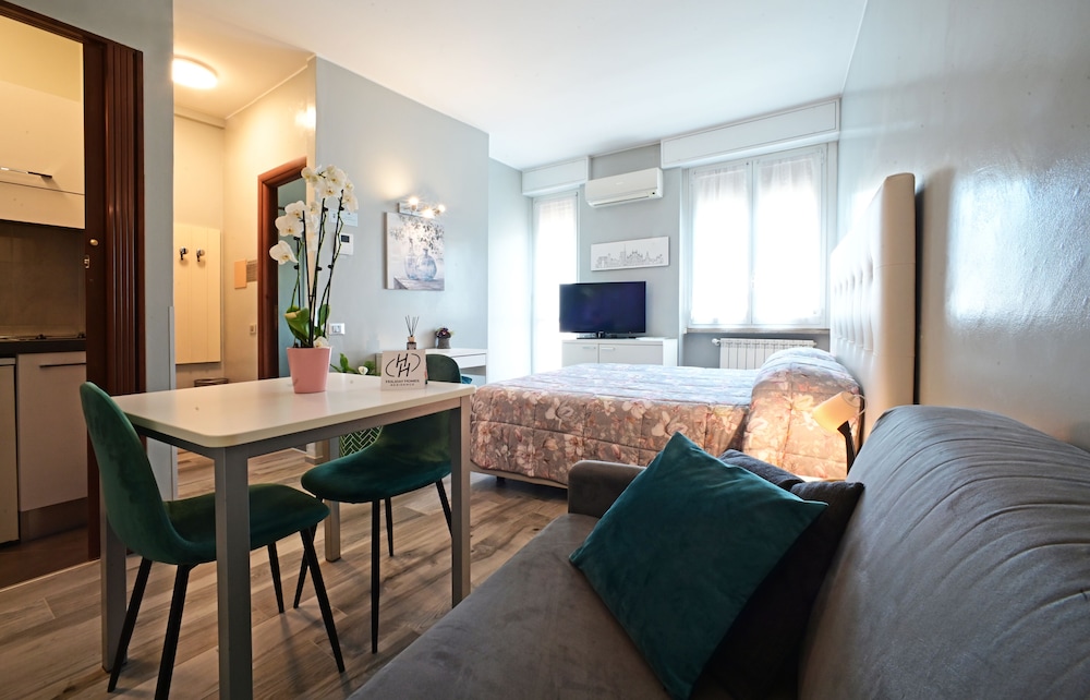 Holiday Homes Aparthotel Milano — Milan