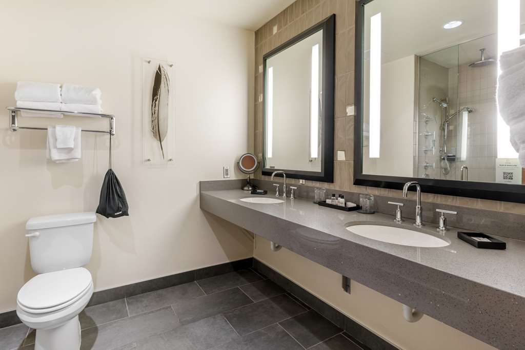 Best Western Premier Boulder Falls Inn - photo 35