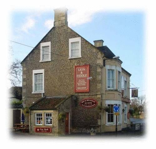 Lion and Fiddle - last minute hotel in Trowbridge