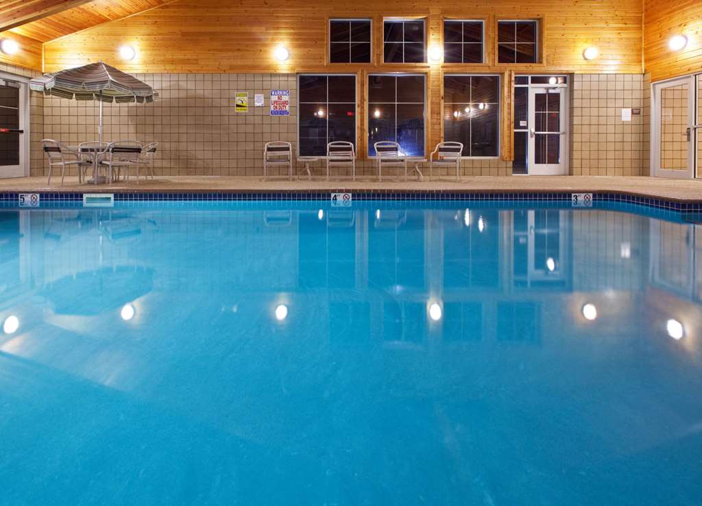 AmericInn by Wyndham Anamosa - photo 6