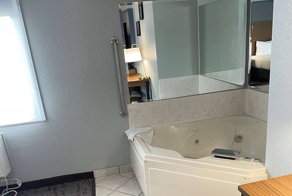 AmericInn by Wyndham Ankeny Des Moines - photo 29