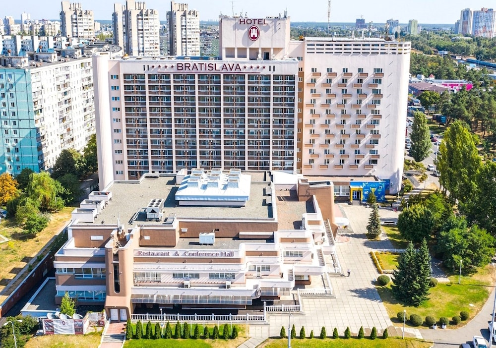 Hotel Bratislava — hotel in Kyiv
