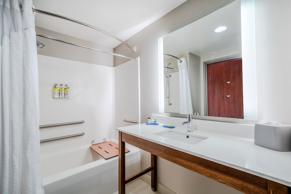 Holiday Inn Express Hotel & Suites Tappahannock by IHG - photo 7