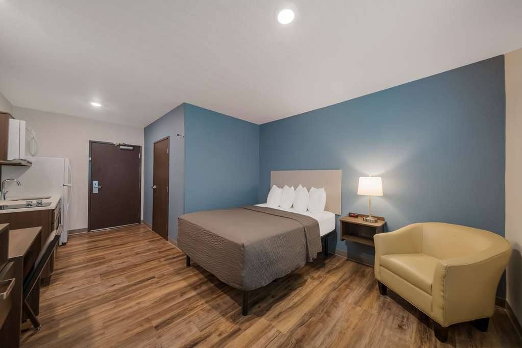 WoodSpring Suites Wesley Chapel Tampa - photo 15