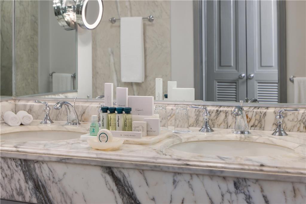 KICUN1_JAphotography_ Suite Bathroom Details.tif