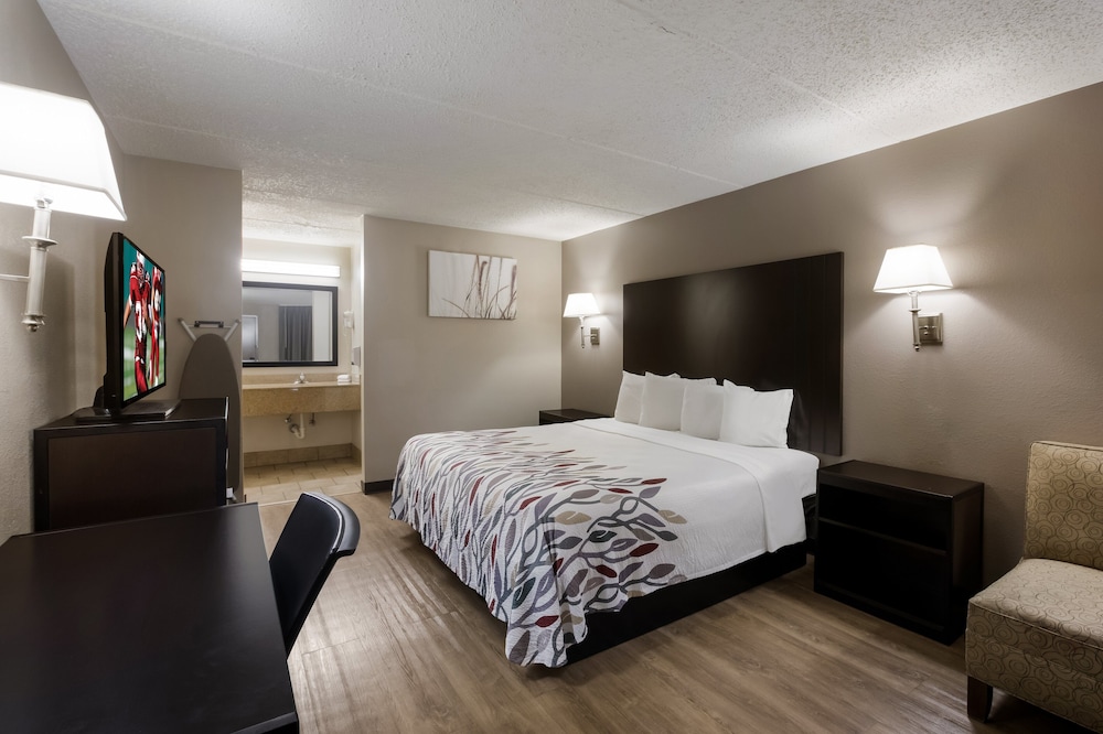 Red Roof Inn Atlanta Airport NE Conley - photo 17
