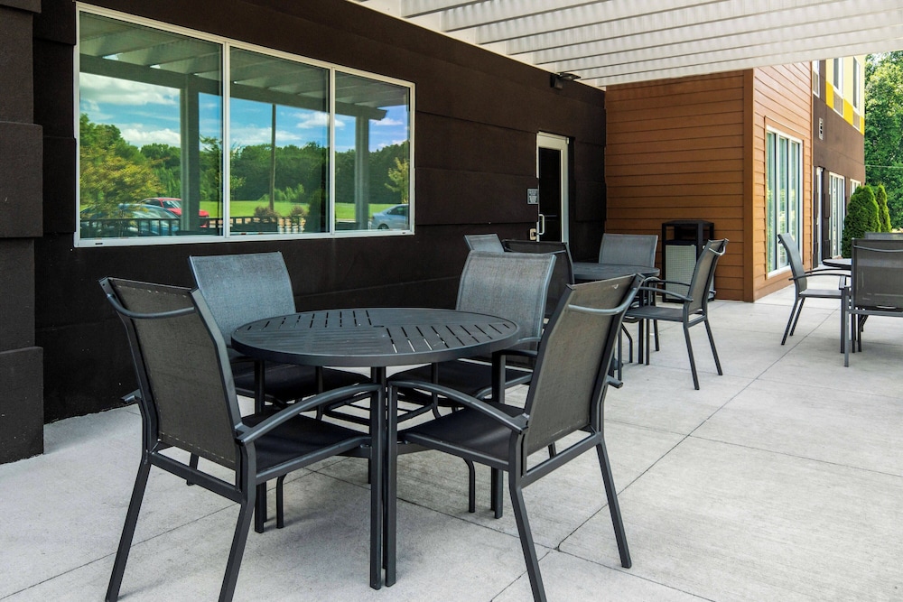 Fairfield Inn & Suites by Marriott Rocky Mount - photo 17