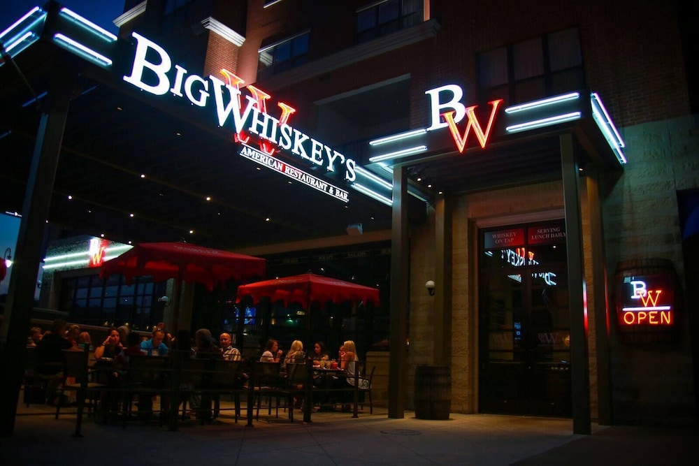 Hilton Promenade at Branson Landing - photo 72