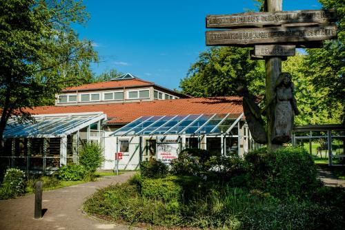 Międzynarodowy Dom Spotkań Młodzieży w Oświęcimiu — hotel in Oswiecim