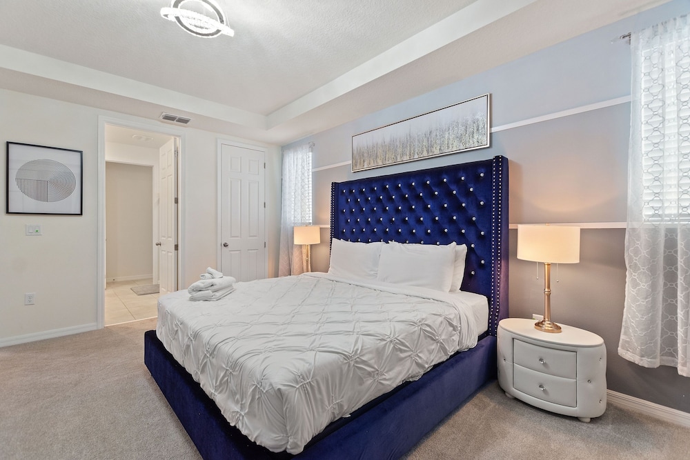 Rear Views Spa Games Room Pet Friendly Resort Amenities 8 Bedroom Villa - photo 6