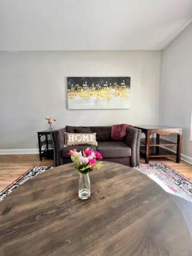 Gated 2BR Condo I 5 min Uptown — 4-Star Luxury Hotel in Charlotte, United States