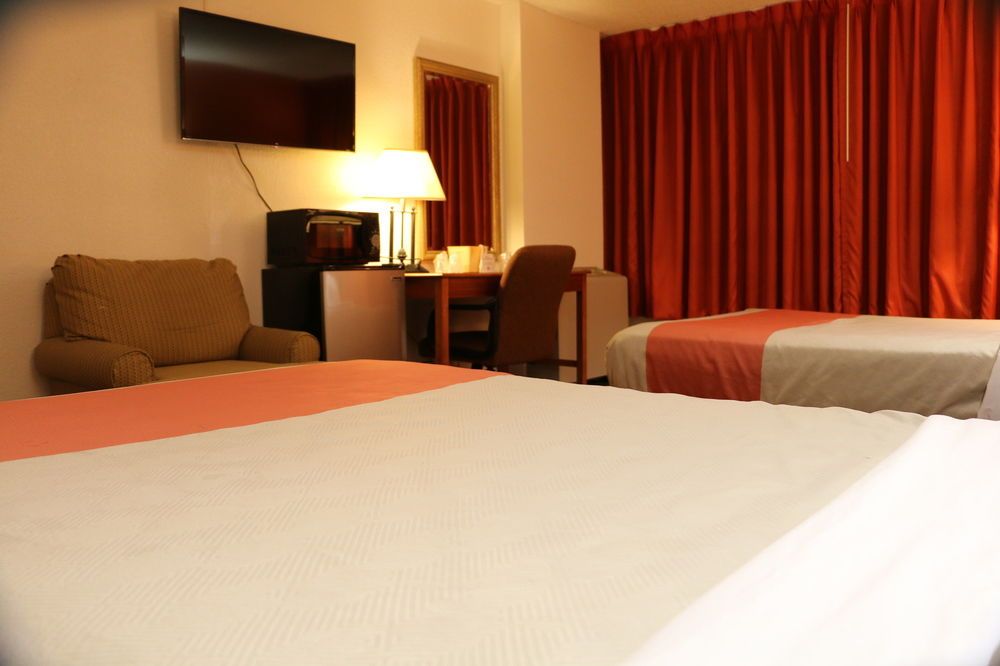 Motel 6 Tulsa Airport - photo 11