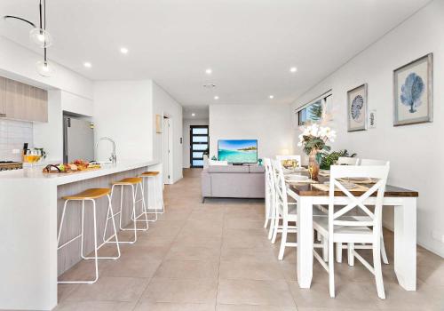 Shallows Coastal Retreat — Shellharbour
