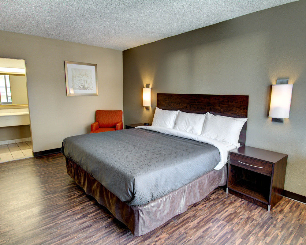 Econo Lodge Takoma Park - photo 20