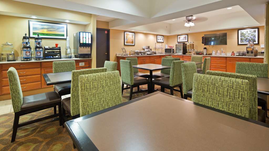 Best Western Plus Mishawaka Inn - photo 30