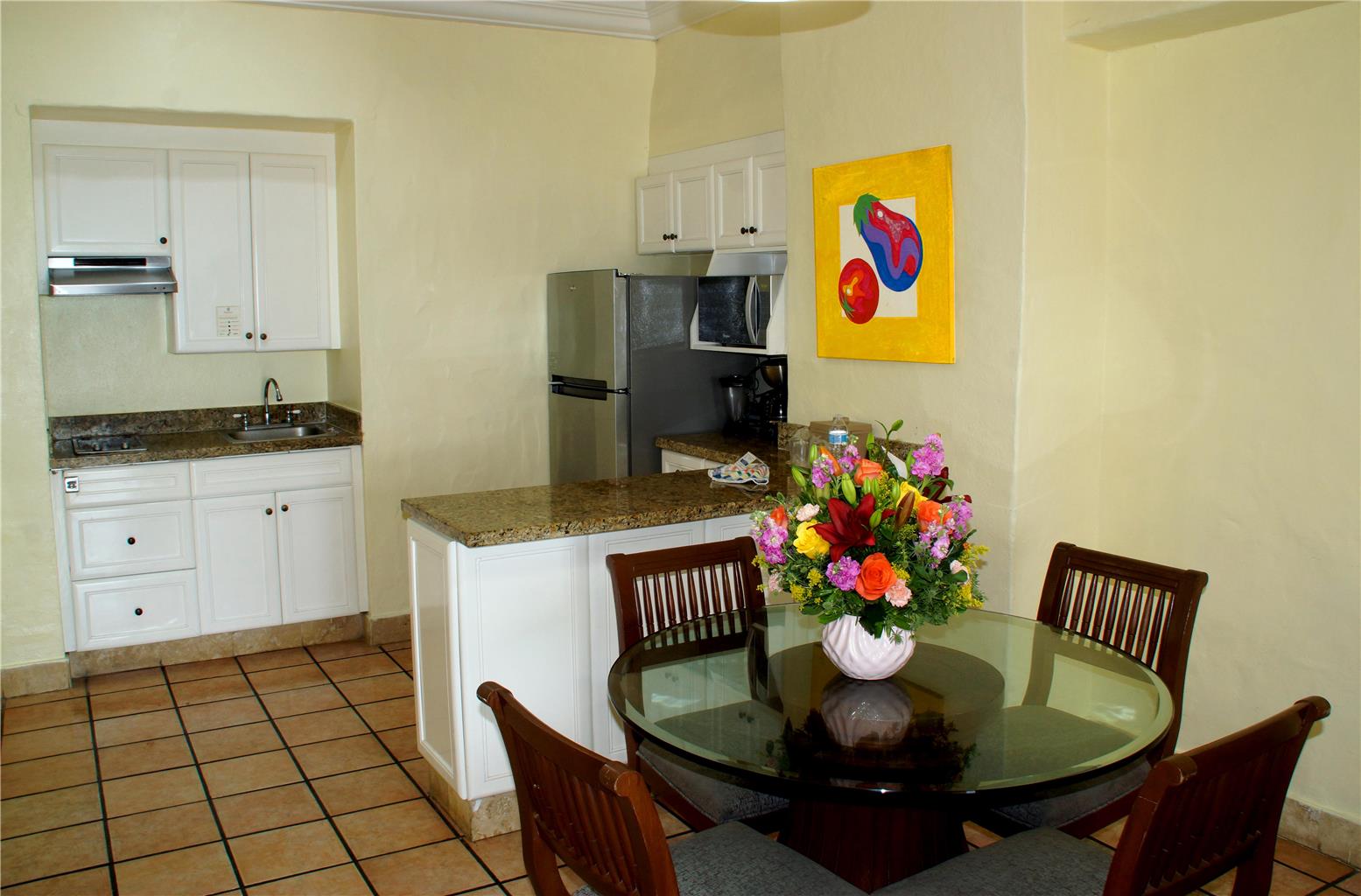O ROYAL VILLAS KITCHET ROOM