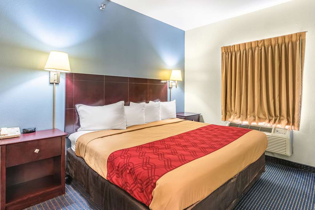 Econo Lodge Inn & Suites Pritchard Road North Little Rock - photo 30