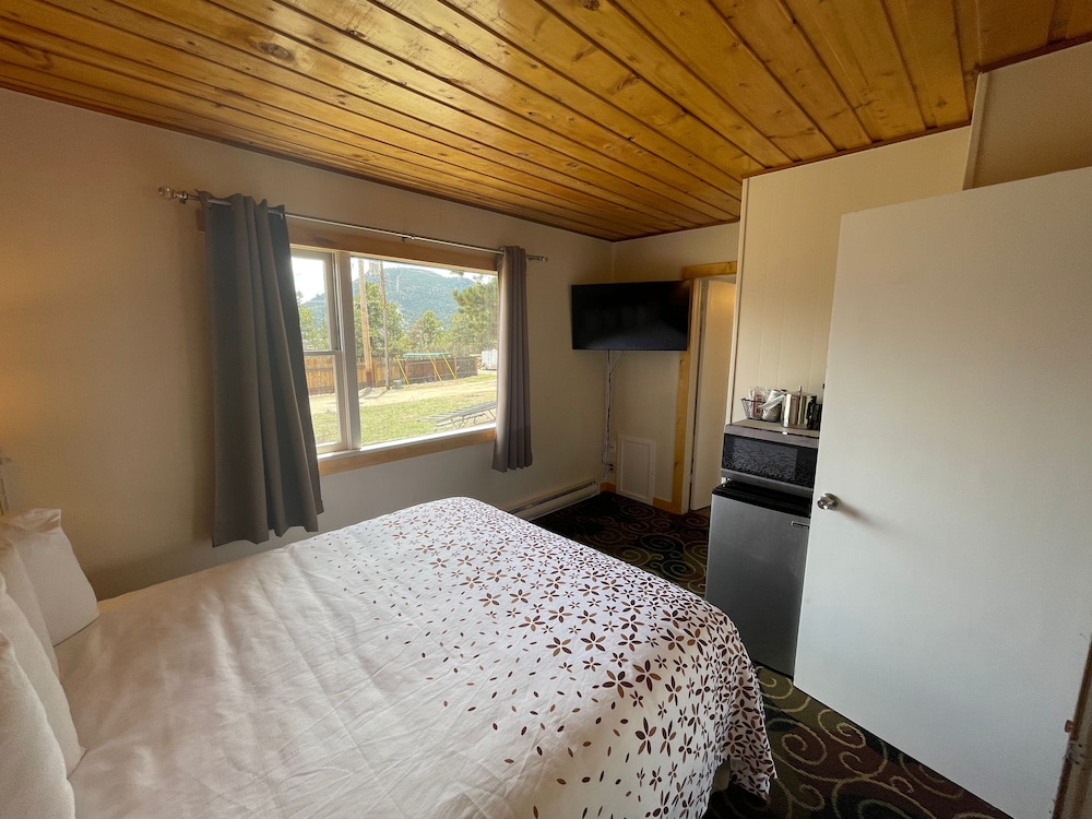 Estes Mountain Inn - photo 27