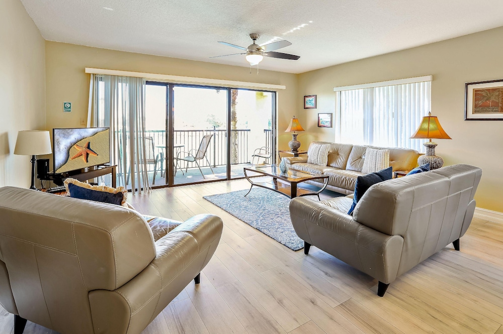 Land's End 3 206 Bay Front Premier — 4-Star Luxury Hotel in Saint Pete Beach, United States