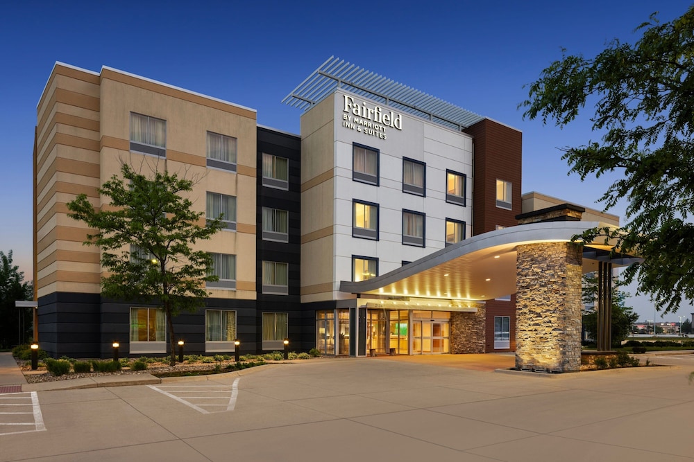 Fairfield Inn & Suites by Marriott Waterloo Cedar Falls - carbon neutral hotel in Waterloo