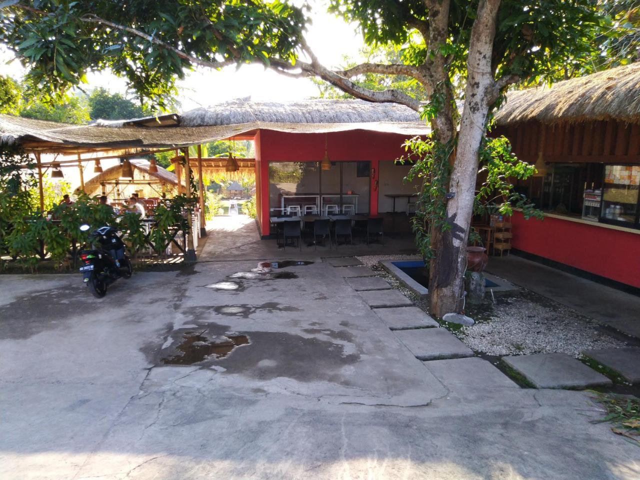 Waroeng Senaru — Bayeuen