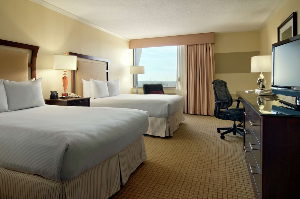 Hilton Raleigh North Hills - photo 21