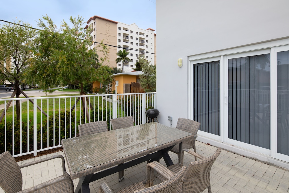 Pompano Suites by the Beach - photo 63
