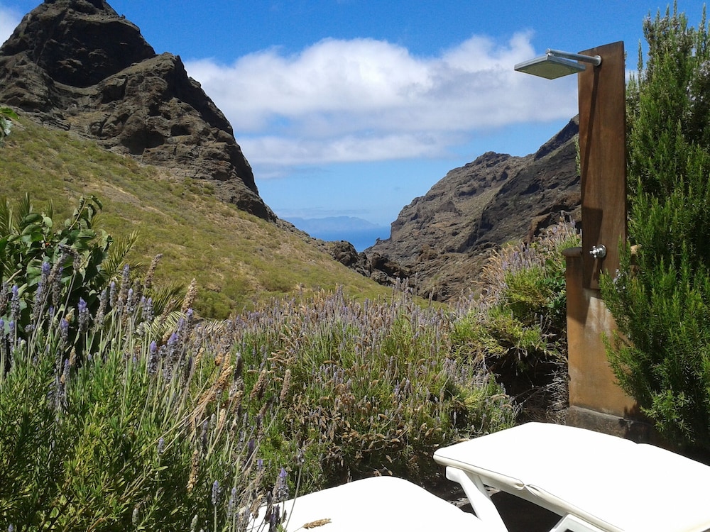Casa Rural La Tinta — 4-Star Luxury Hotel in Buenavista Del Norte, Spain