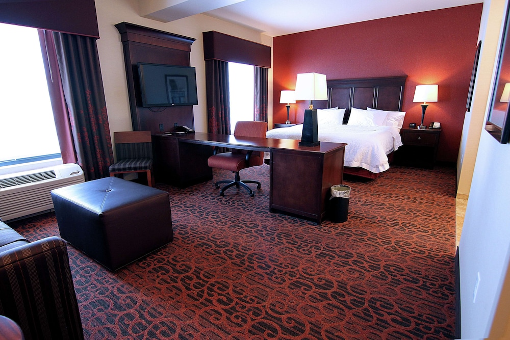 Hampton Inn & Suites Grand Forks - photo 14